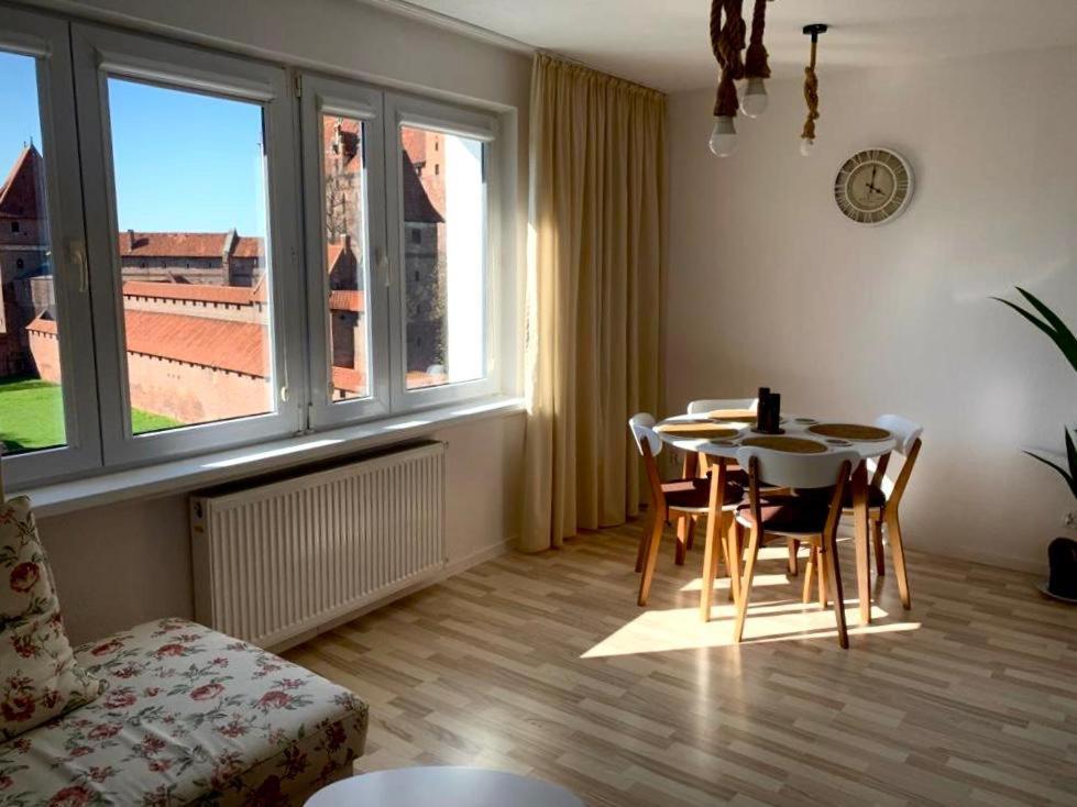 Widok Zamku O Poranku Apartment Malbork Luaran gambar